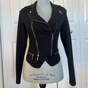 Cropped Zippered Black Blazer